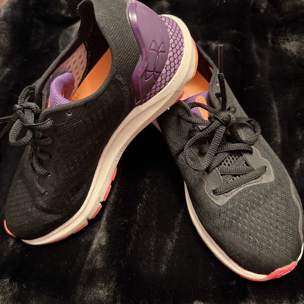 Under Armour HOVR Sonic 6 running shoes size 6.5